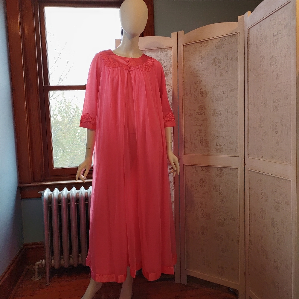 Classic Women's Pink Long Nightgown and Robe Set 1960s Vintage, Mint Condition